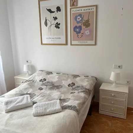 Almuden's Apartment, High-speed Free Wifi, 250m To Beach, The Center Of * Torrevieja